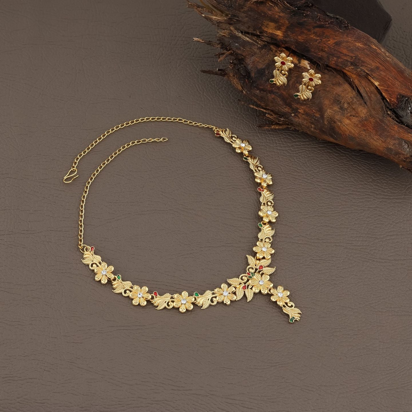 Elegant Floral Vine Gold Necklace Set