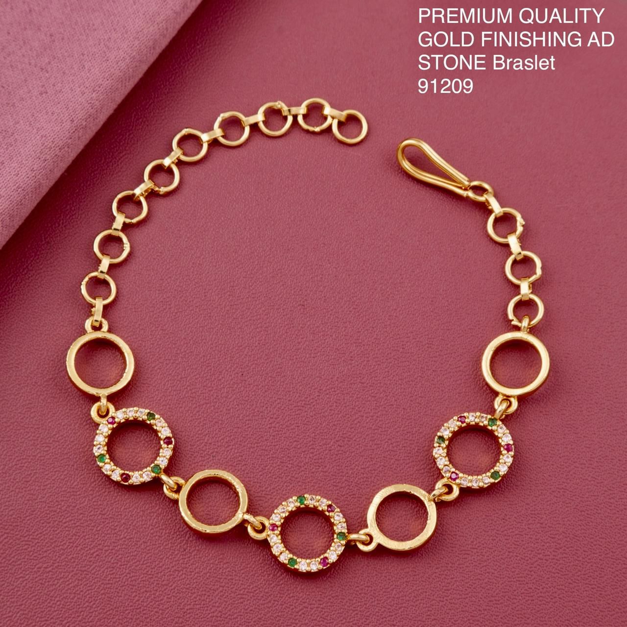 Radiant Circle Charm Gold Bracelet