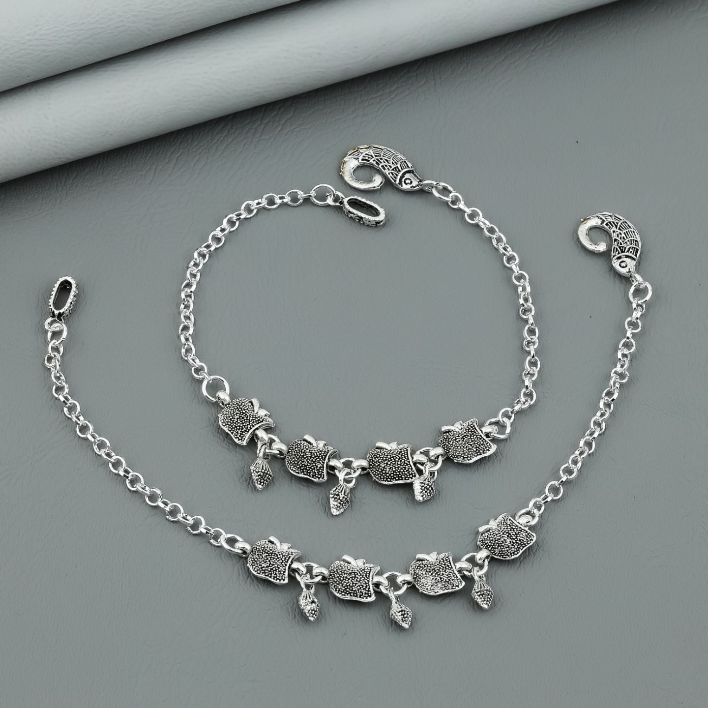 Classic Heart Charm Silver Anklet Set